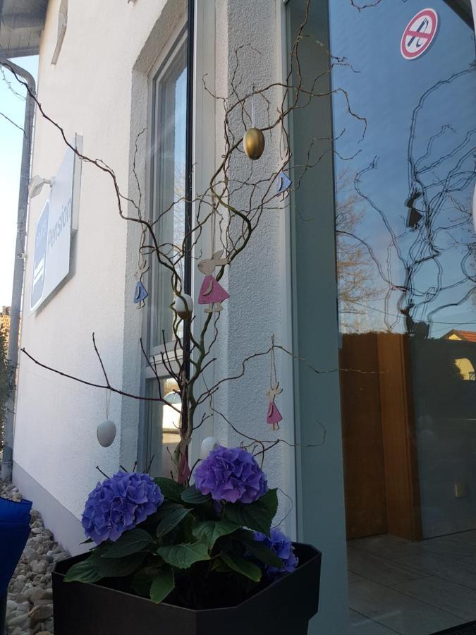 Novitel Pension Pliening - Muenchen Messe Buitenkant foto