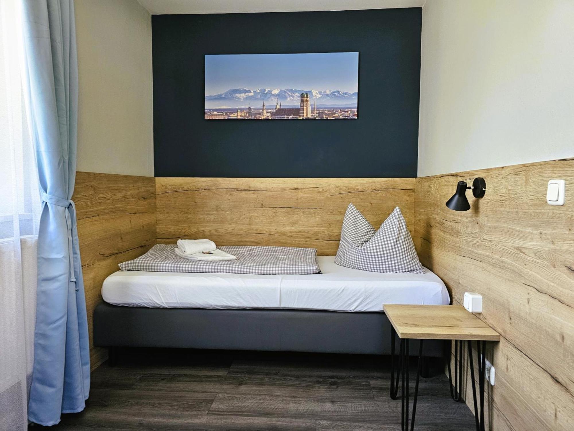 Novitel Pension Pliening - Muenchen Messe Buitenkant foto