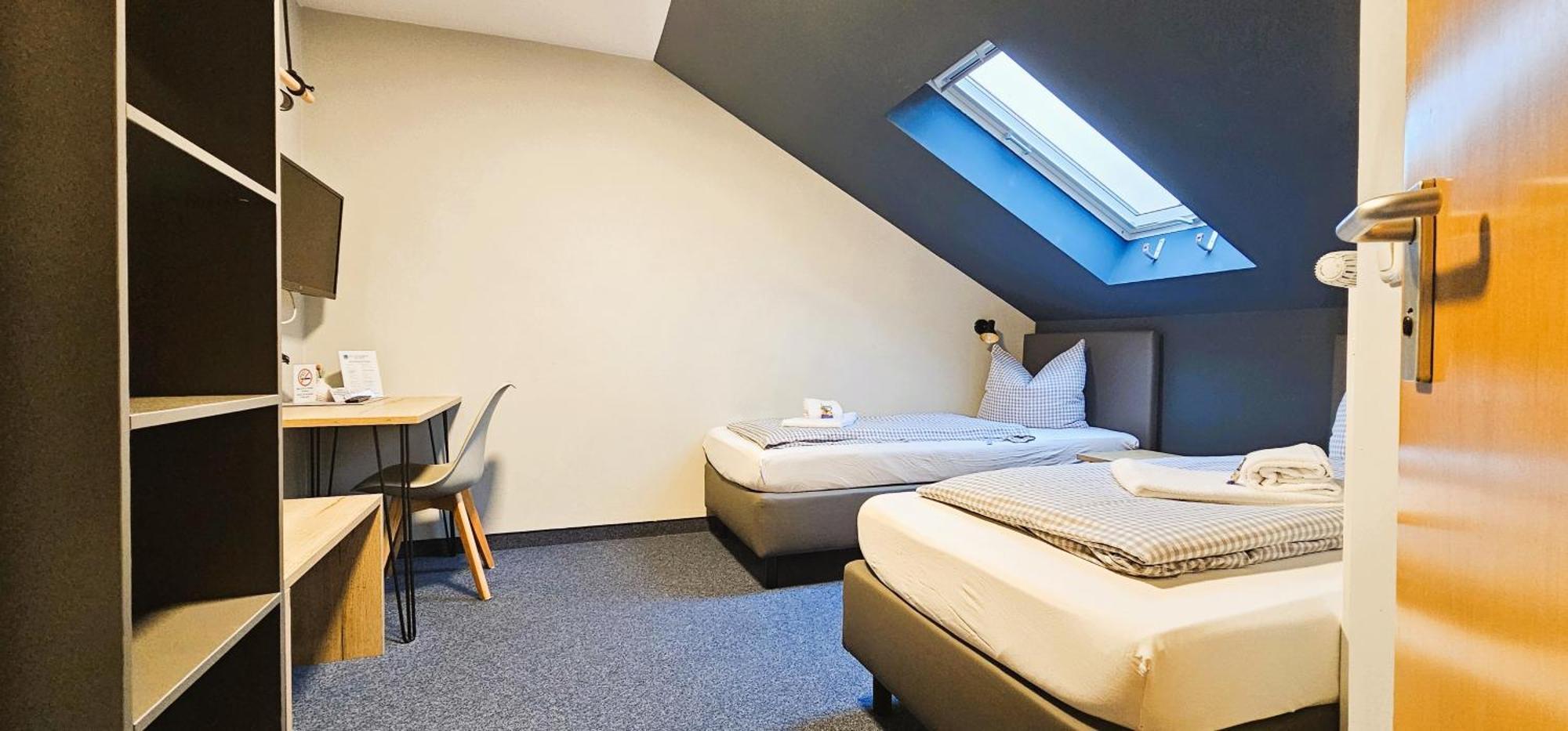 Novitel Pension Pliening - Muenchen Messe Buitenkant foto